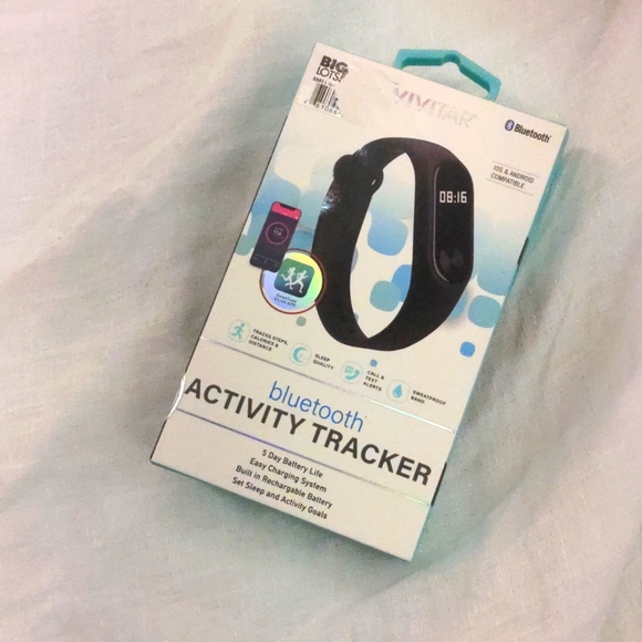 vivitar Other - Fitness tracker watch new in box!